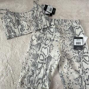 Aim'n Women Sport Bra Viper Print Top Size XS & Bike Short Bottom Size Small SET